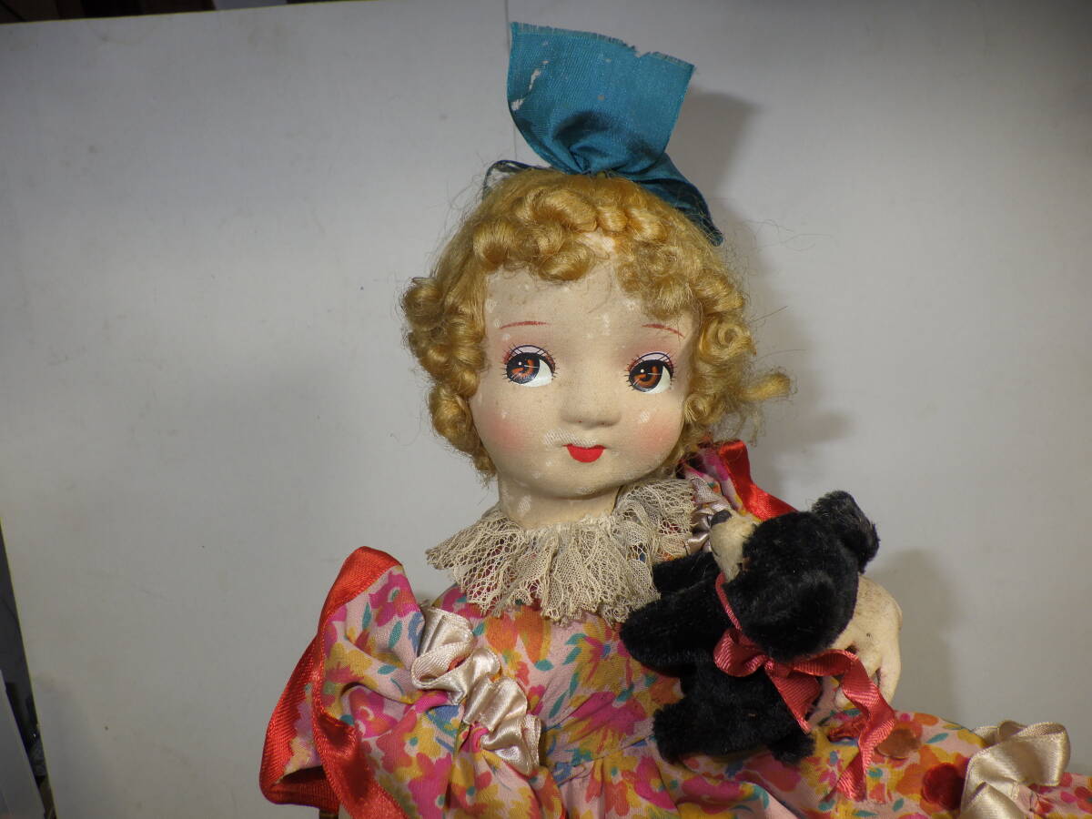 [南十字星]0409A昭和20～30年代 ポーズ人形 椅子に座るクマを抱く女の子の画像4