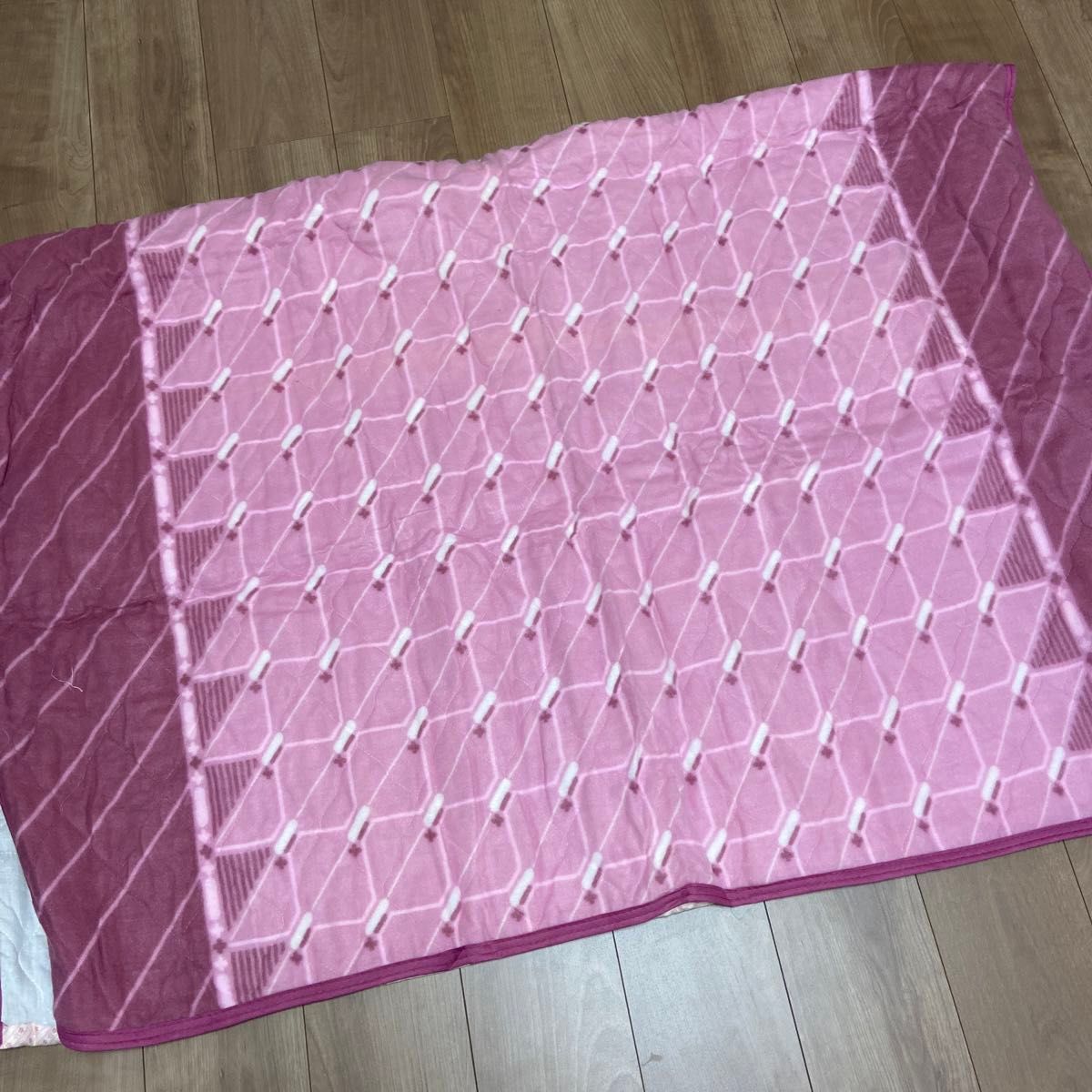 羊毛ふとん　合繊入り　肌掛け布団　140×190cm　ピンク