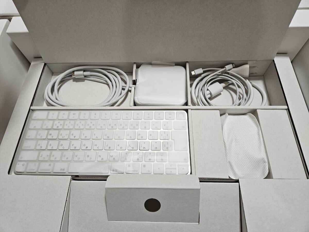 Apple iMac 24-inch A2438 シルバー M1 with 8C CPU and 8C GPU メモリ16GB SSD1TB 元箱付き MAGIC MOUSE MAGIC KEYBOARD W/ TOUCH ID-JPN_画像3