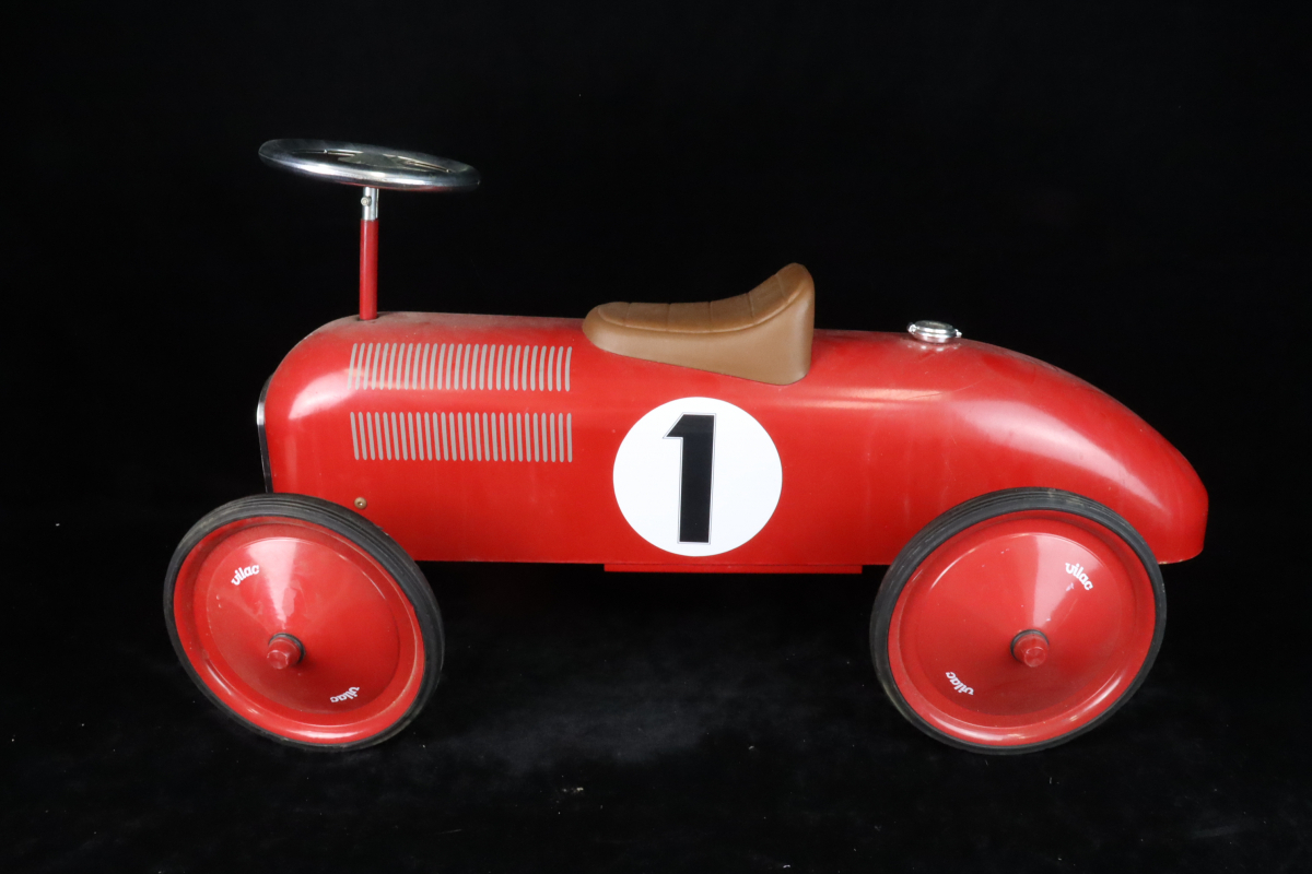 vilac ヴィラック レーシングカー フランス製 乗車玩具 おもちゃ 子供用 乗り物 レッドカラー クラシックカー ブレーキなし 008IFBIA65