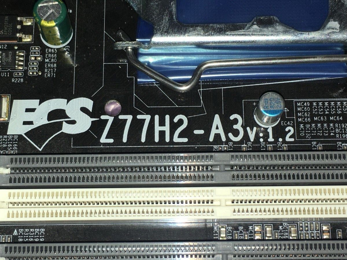 LGA1155対応ATXマザーボード ECS Z77H2-A3　OSおまけ