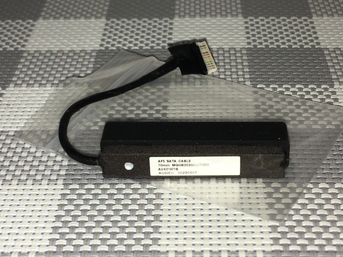 MINISFORUM UM690 付属 純正2.5インチSATA接続（変換）ケーブル