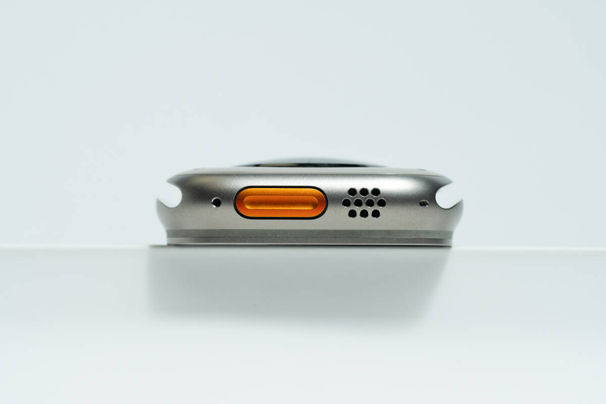 完動品 保護フィルム付 Apple Watch Ultra GPS＋Cellularモデル 49mm チタニウムケース アップルウォッチウルトラ 箱 充電器 新品バンド 2の画像4