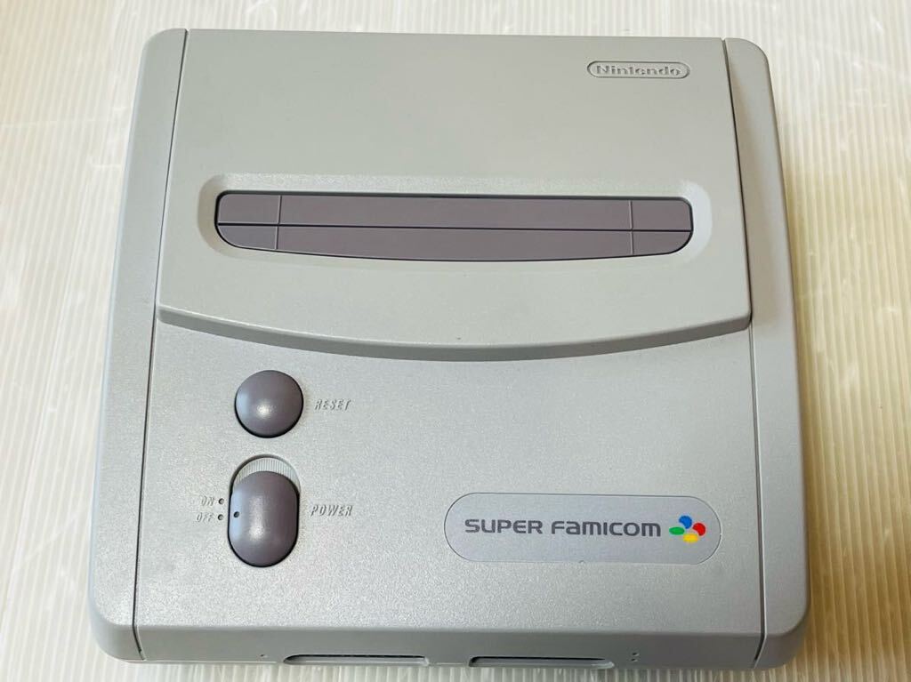 動作確認のみ ほぼ未使用 極上美品 スーパーファミコンジュニア 動作確認のみ ほぼ未使用 極上美品 スーパーファミコンジュニア