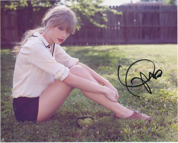 Taylor Swift テイラー・スウィフト★直筆サイン写真★証明書COA◆8948_画像1