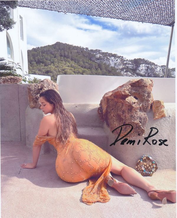 Demi Rose★直筆サイン写真★証明書COA◆9154の画像1