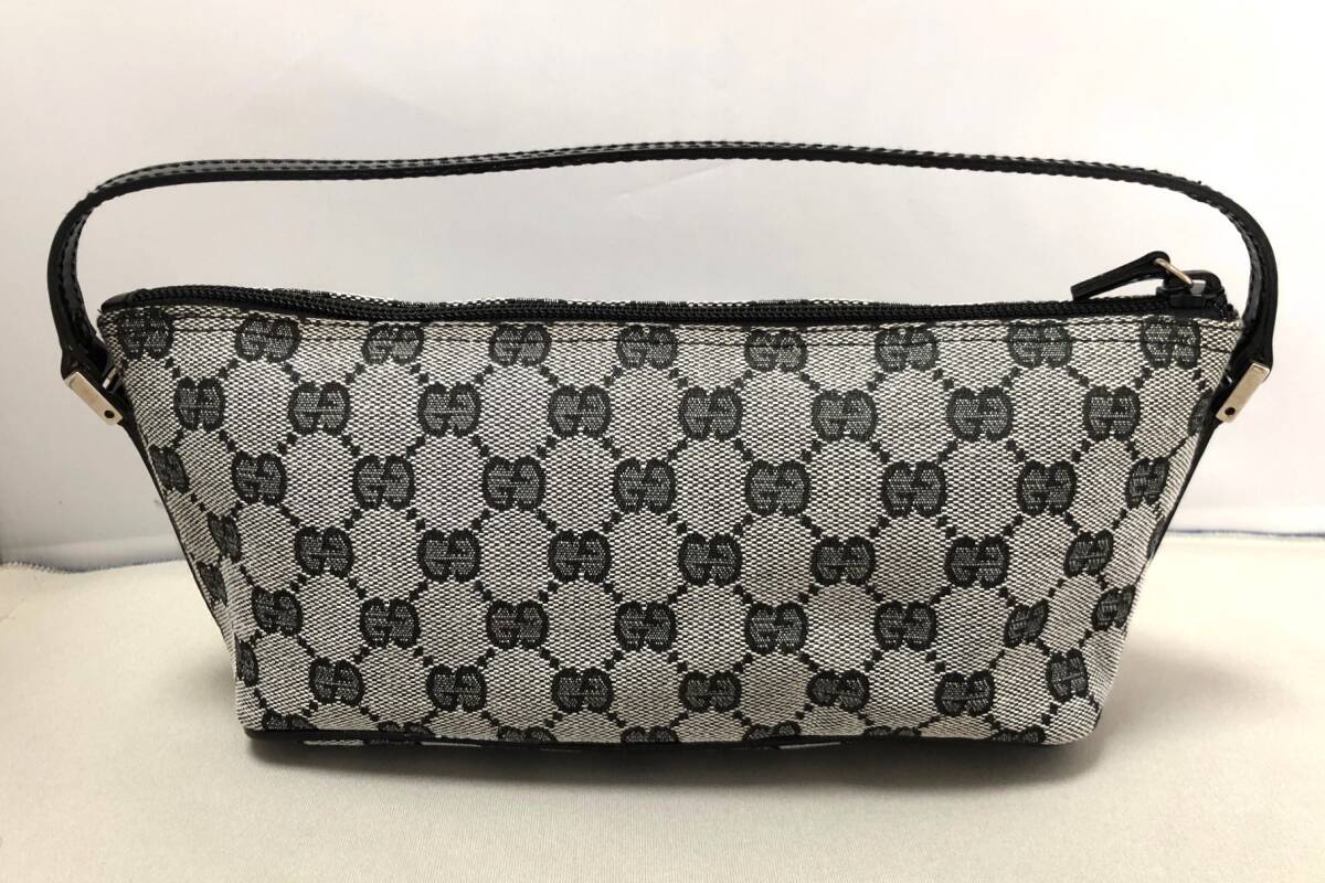 美品 GUCCI グッチ GG柄 アクセサリーポーチ ハンドバッグ GGキャンバス ブラック/グレー コントロールカード・ショッパー付き レディース_画像2