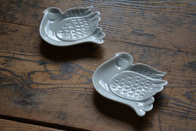 NO.303 retro dove. tea bag tray 2 sheets SET white color for searching language -A Northern Europe bird pattern is to animal legume plate small plate small bird 