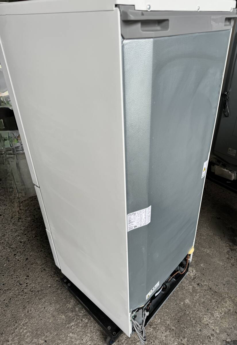 福岡市内送料無料 無印良品 MUJI 272L 2022年製 3ドアノンフロン電気冷蔵庫 MJ-R27B-1 自動製氷機能付きの画像2