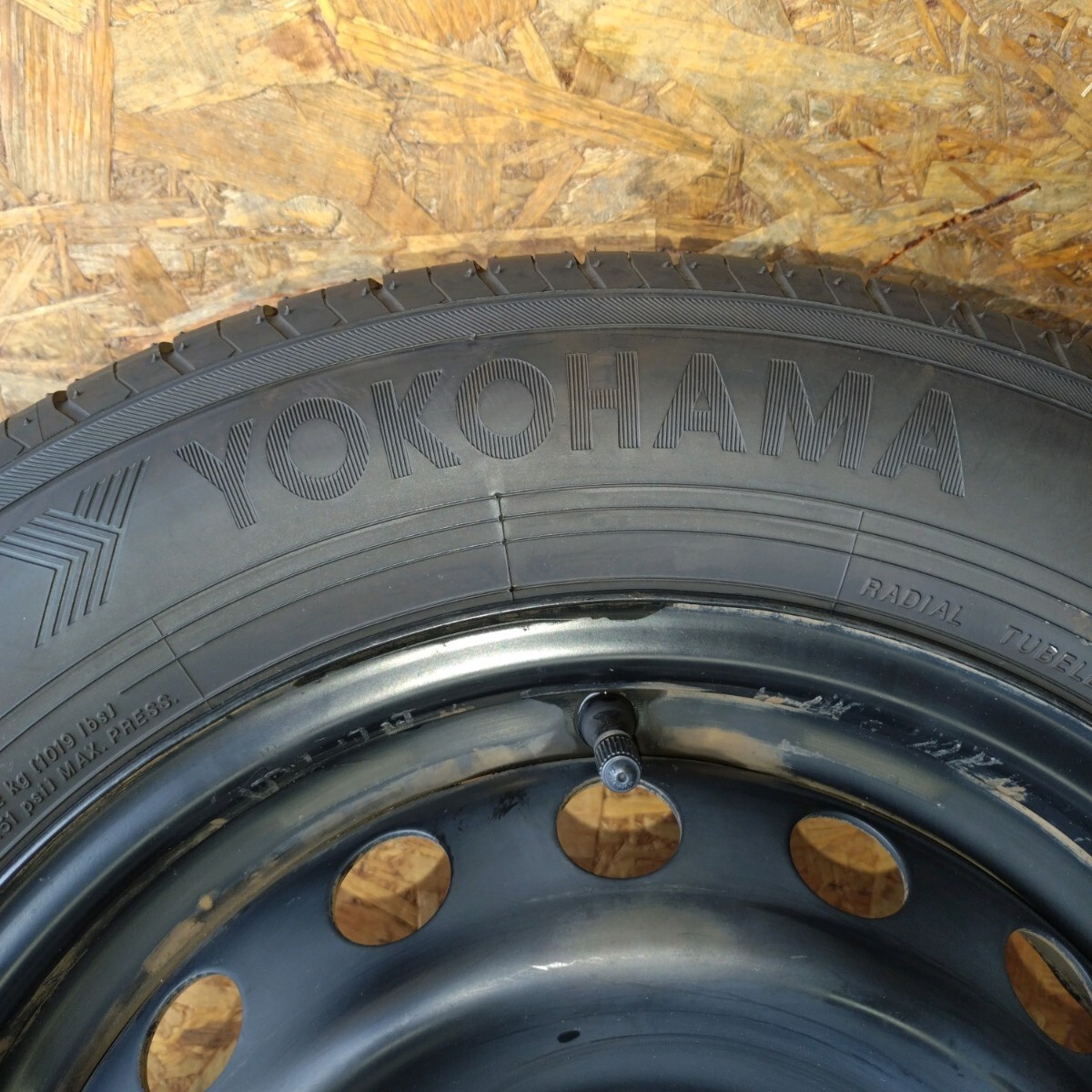 ★鉄ホイール付中古タイヤ4本セット ★14×5J 100 4H ★ヨコハマブルーアースEs 165/70R14 2023Y_画像3