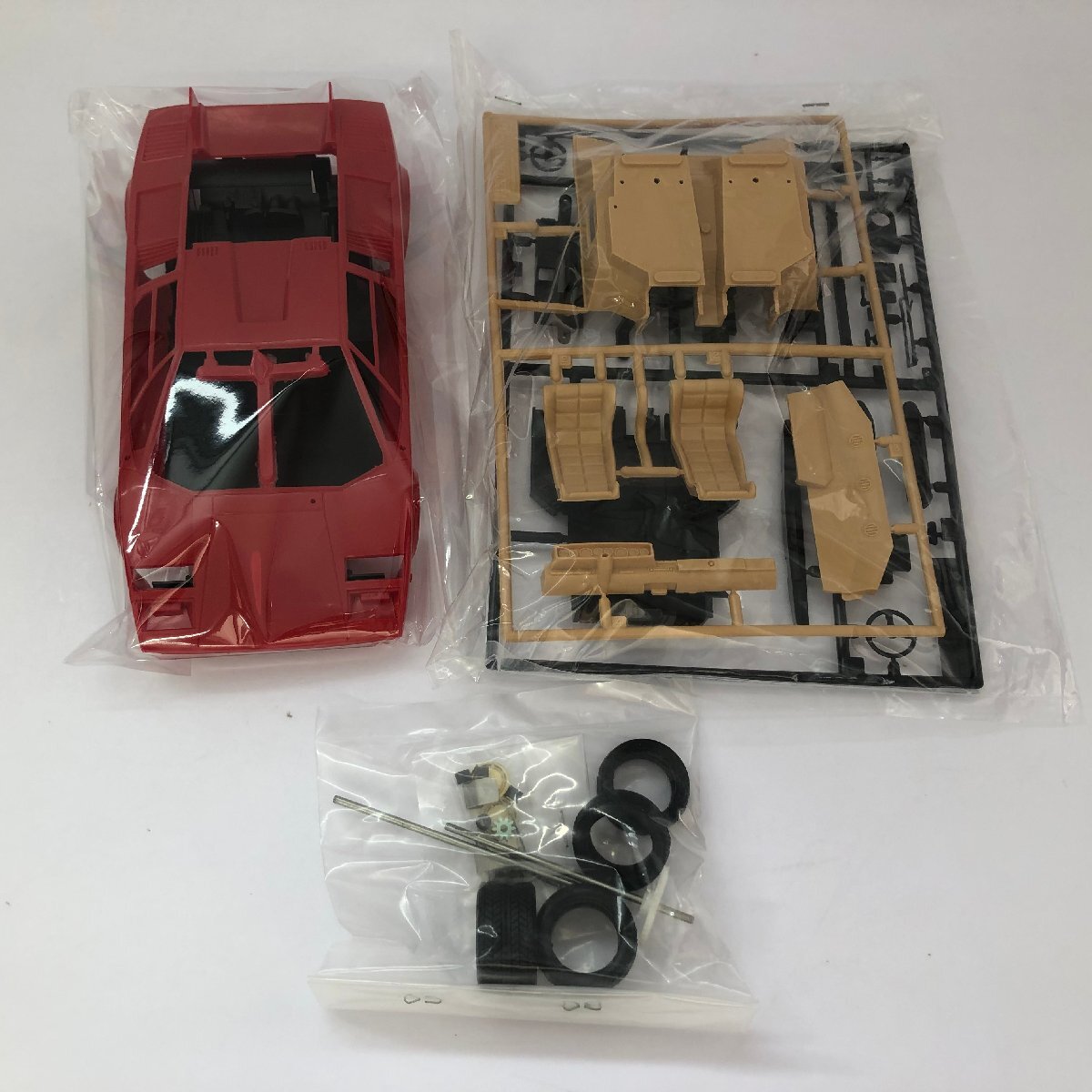 1/24 ランボールギーニ カウンタックLP500S 「スポーツカーシリーズ」 プラモデルの画像3