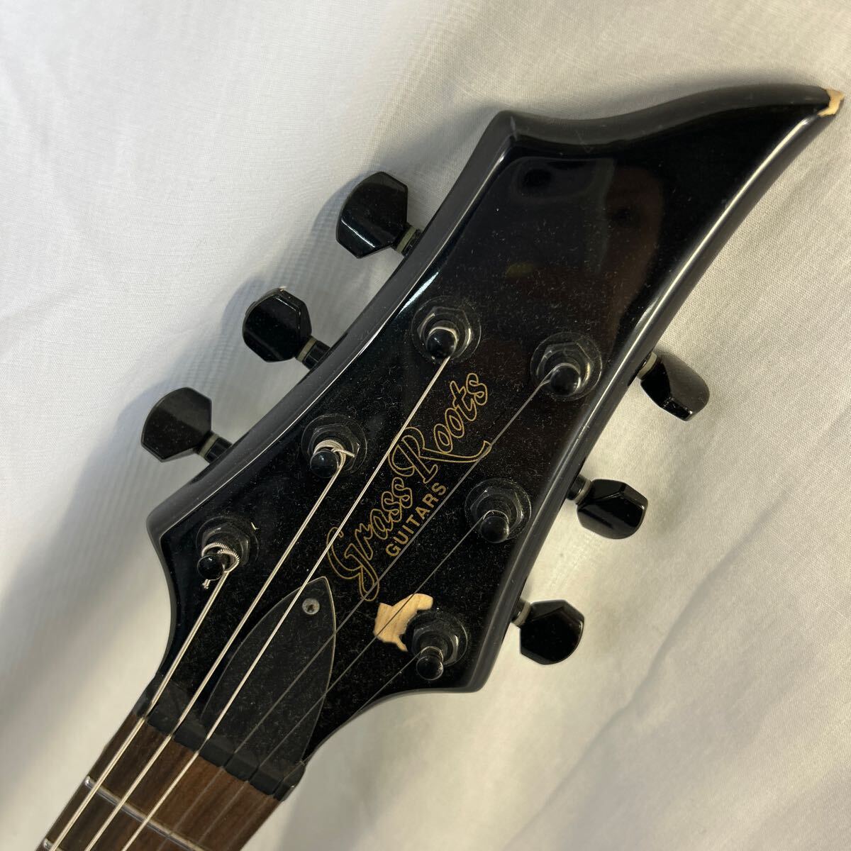 現状品販売 GrassRoots GUITARS エレキギター ギター ブラック 傷汚れあり 楽器 弦楽器 演奏 音楽 詳細不明 【otay-289】の画像2