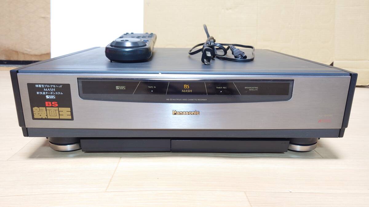 Panasonic パナソニック S-VHS ビデオデッキ NV-BS900 通電OK の画像1