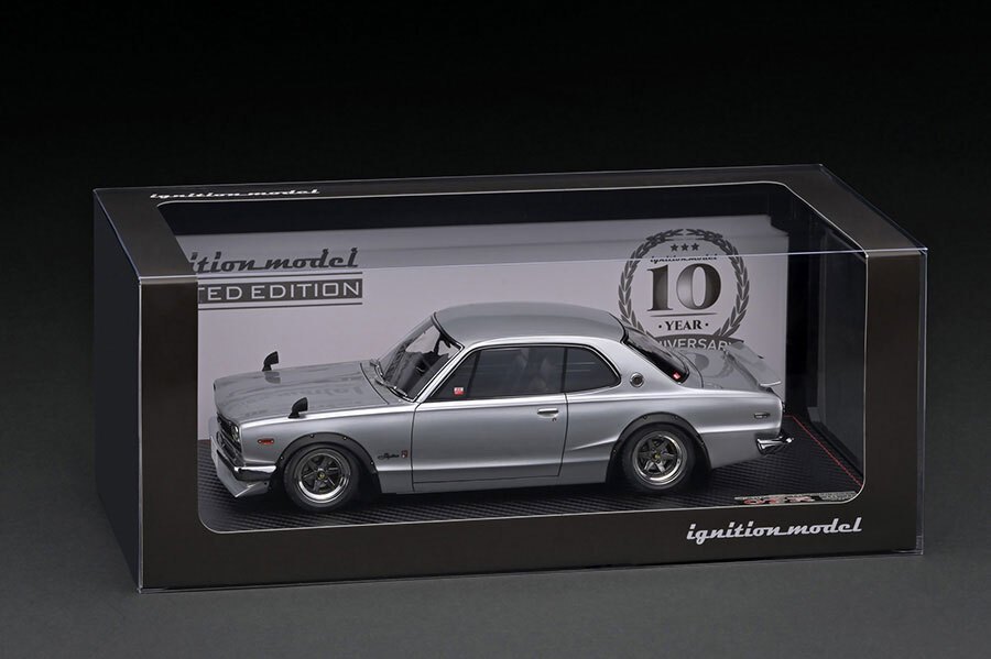 イグニッションモデル 1/18 Nissan Skyline 2000 GT-R KPGC10 Silver 10th Annive. [Model Car] ；ignition model Web限定 IG3234 ハコスカの画像1