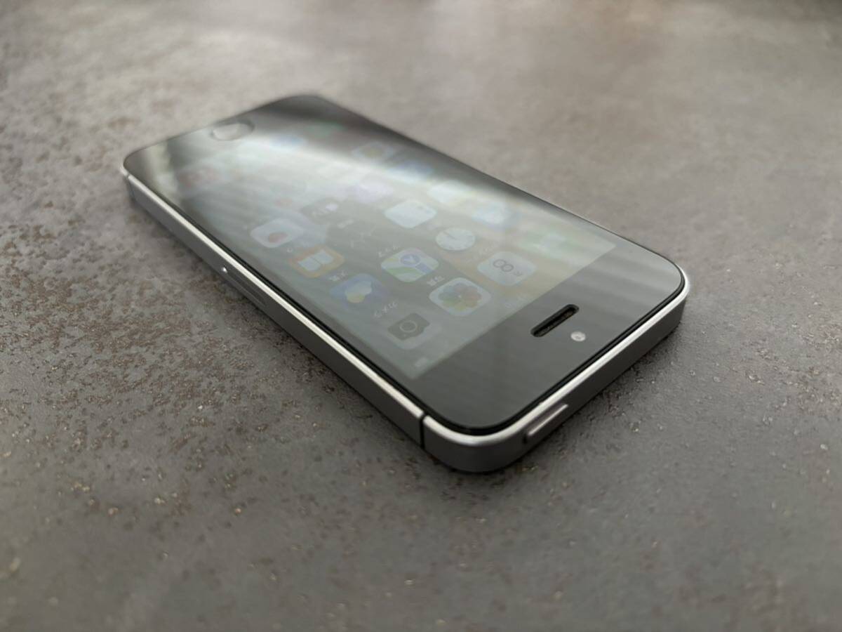 iPhone SE 32GB 第一世代 スペースグレー アイフォン Apple アップル SIMロックなしの画像5