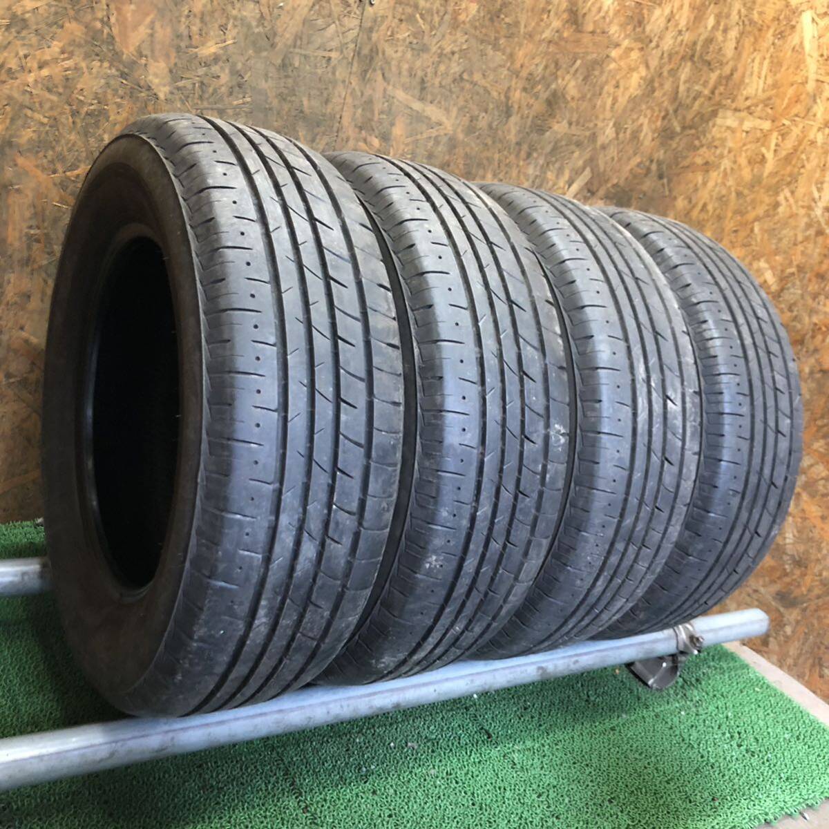 BS　PLAYZ　PX-RVⅡ　205/65R15　94H　極上バリ山4本価格　E-281　福岡　★引き取り大歓迎★即決サービス品★早い者勝ち★22年製★_画像2