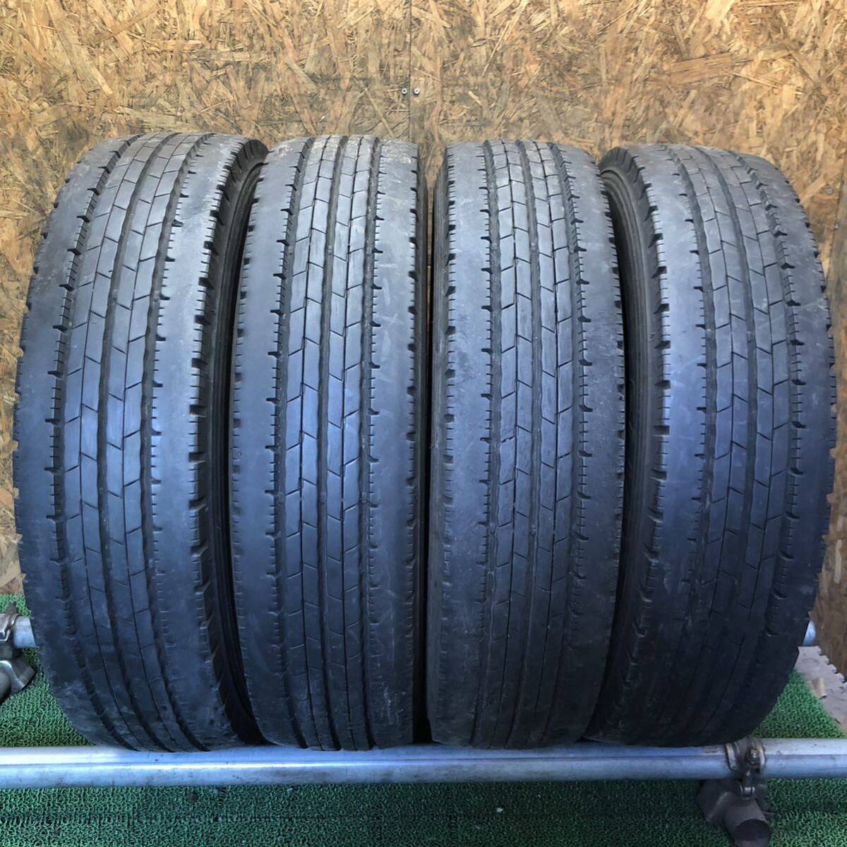 DUNLOP　ENASAVE　SPLT50　205/80R17.5　120/118L　LT　極上バリ山4本価格　E-429　福岡　★引き取り大歓迎★格安スタート★早い者勝ち★_画像1