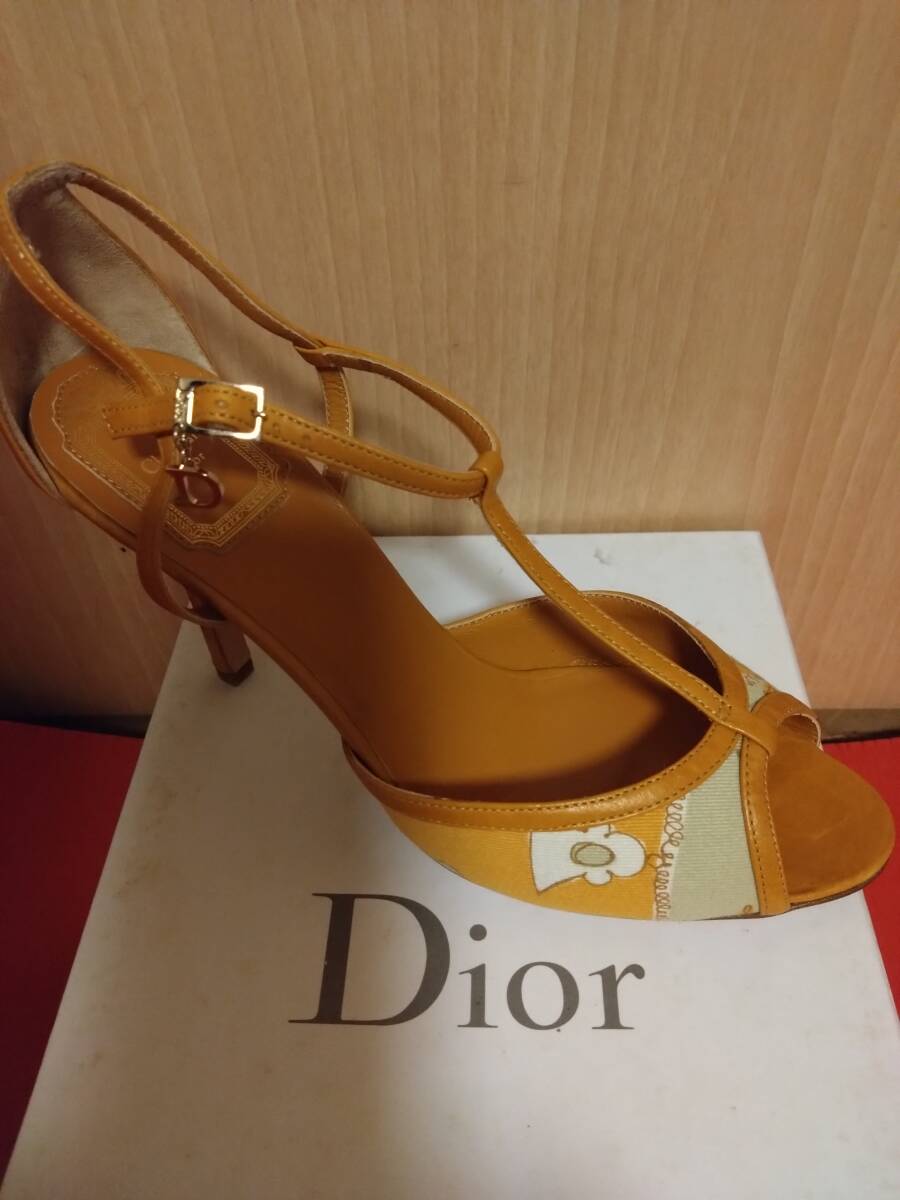 未使用！2980円〜　Dior　春物　チャーム付 サンダルパンプス　37 箱付属品付き　_画像6