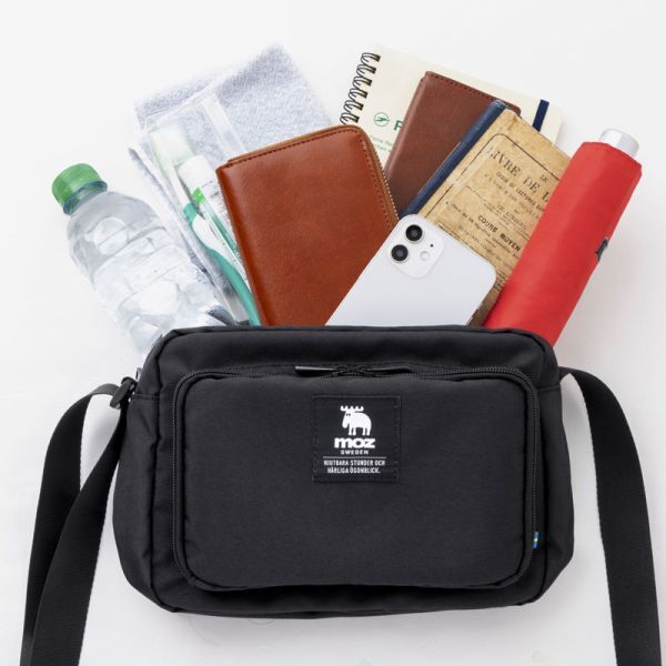 1 235 moz [moz].... with pocket high performance shoulder bag postage 350 jpy 