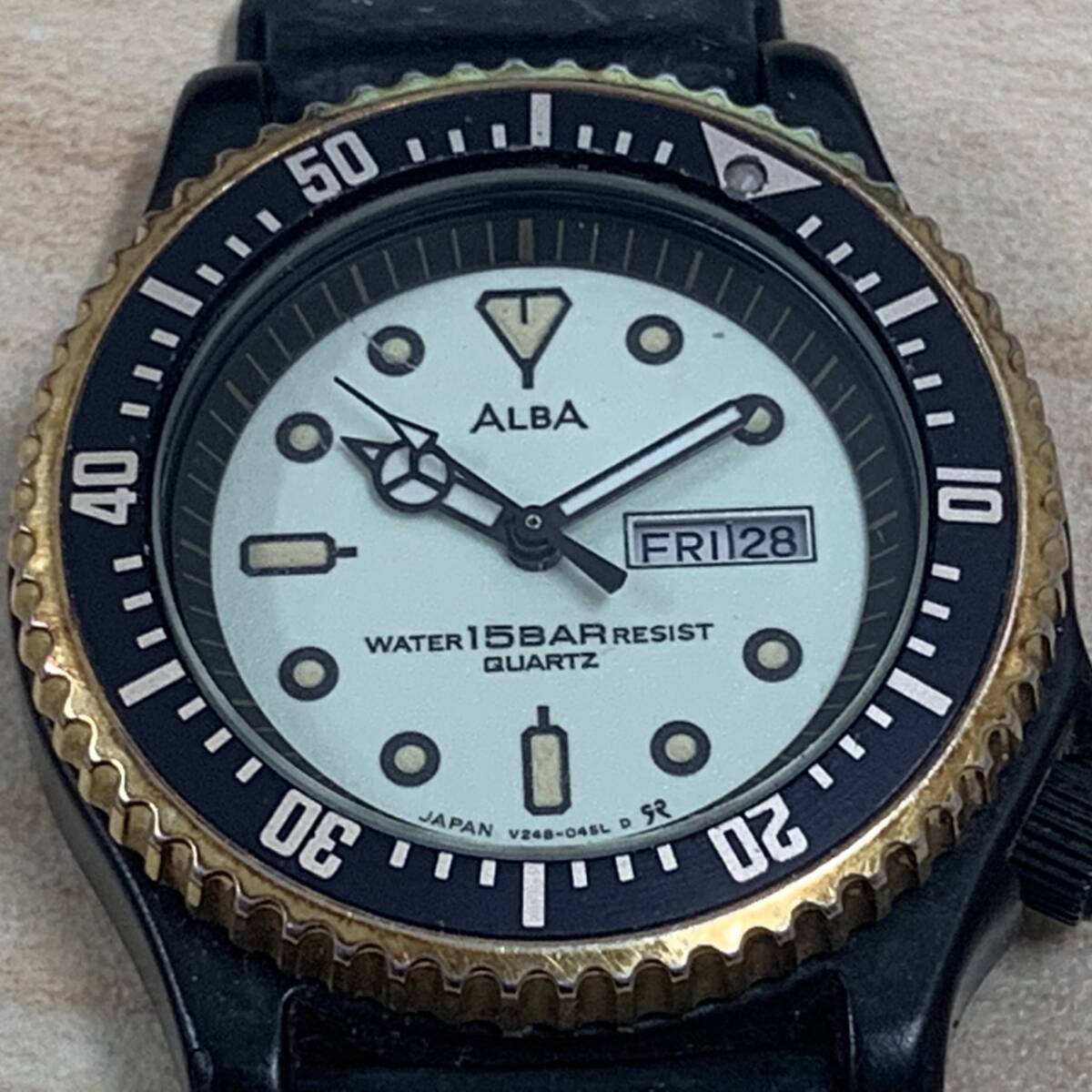 【N-19157】1円スタート SEIKO ALBA V248-0220 クォーツ デイデイト ケースのみ 動作未確認 ジャンク扱 中古保管品の画像1