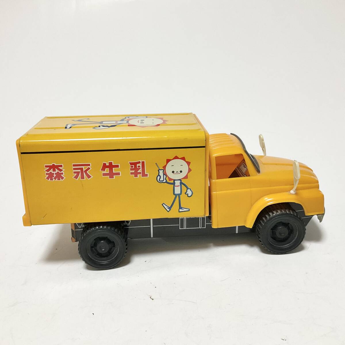 ブリキトラック ビタ明治牛乳ミルクトラック 当時物ブリキの玩具 ビタ明治牛乳ミルクトラック 当時物ブリキの