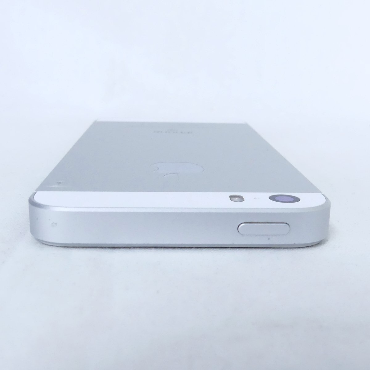 iPhoneSE 第1世代 シルバー 64GB TouchID反応OK バッテリー最大容量82% ドコモ SIMロックなし 判定○ USED /2404C_画像3