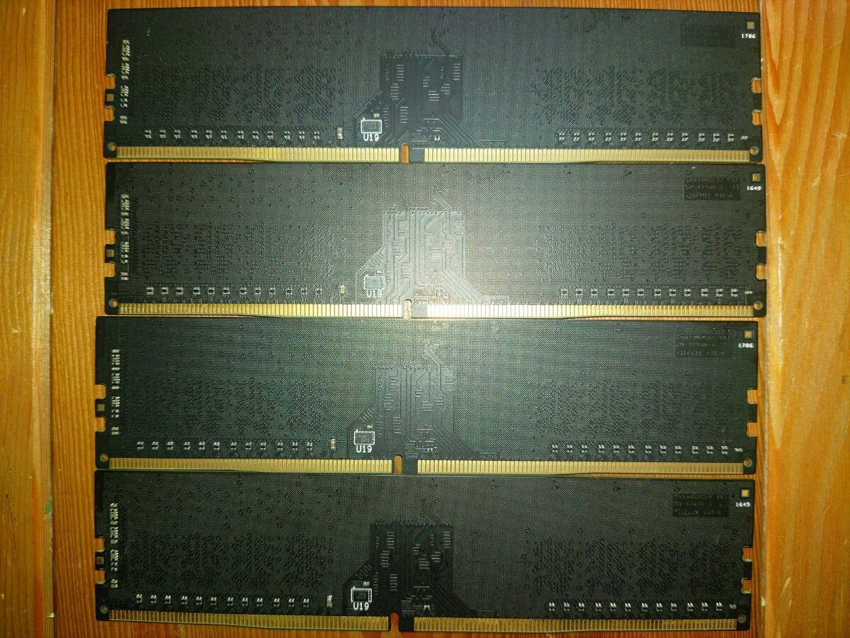 W4U2400PS-4G Panram 刻印 SK Hynixチップ搭載 - PC4-19200/DDR4-2400 XMP Unbuffered 288Pin DDR4 UDIMM 16GB(4GB x4) 動作品_画像2