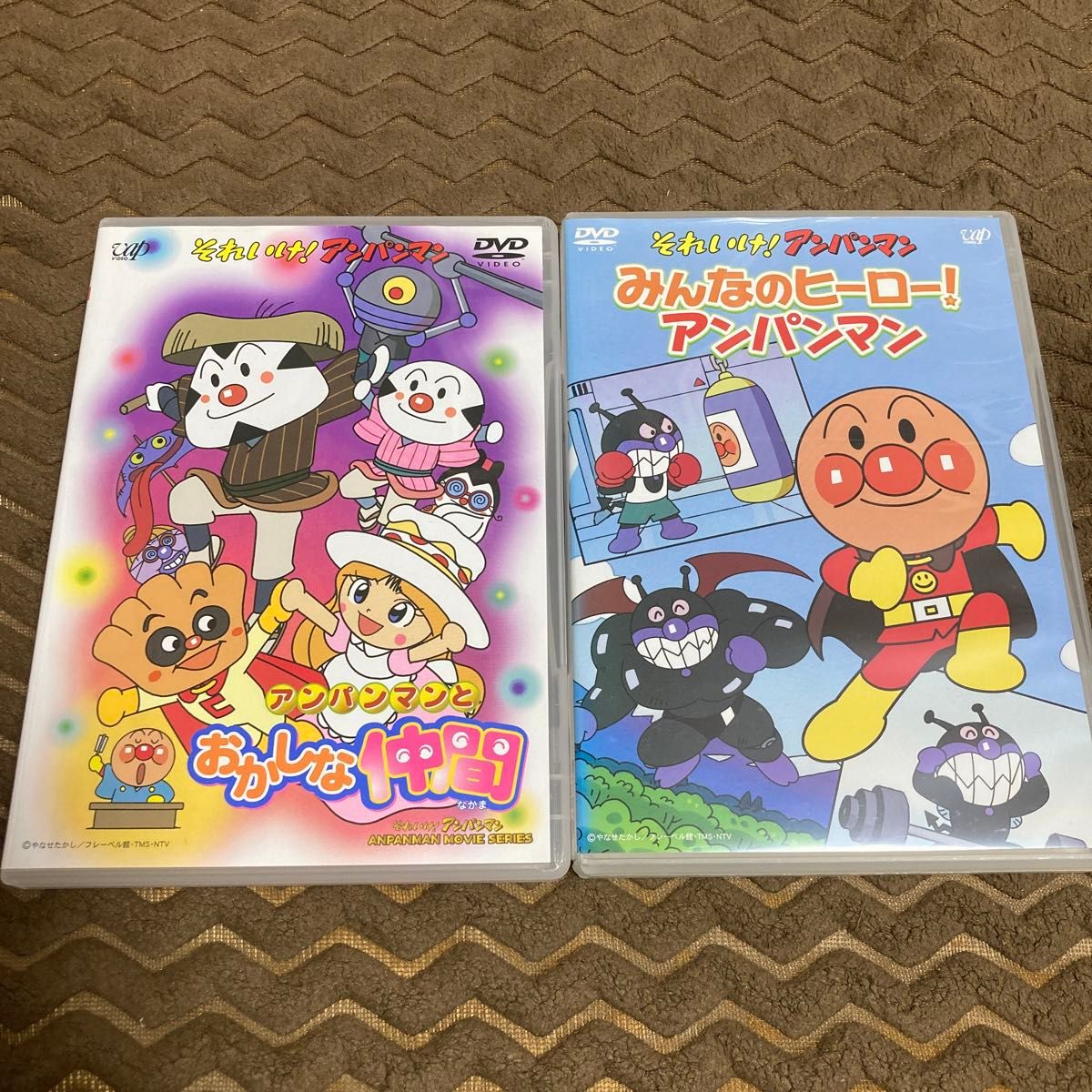 アンパンマンとおかしな仲間　みんなのヒーロー！アンパンマン  DVD  2枚