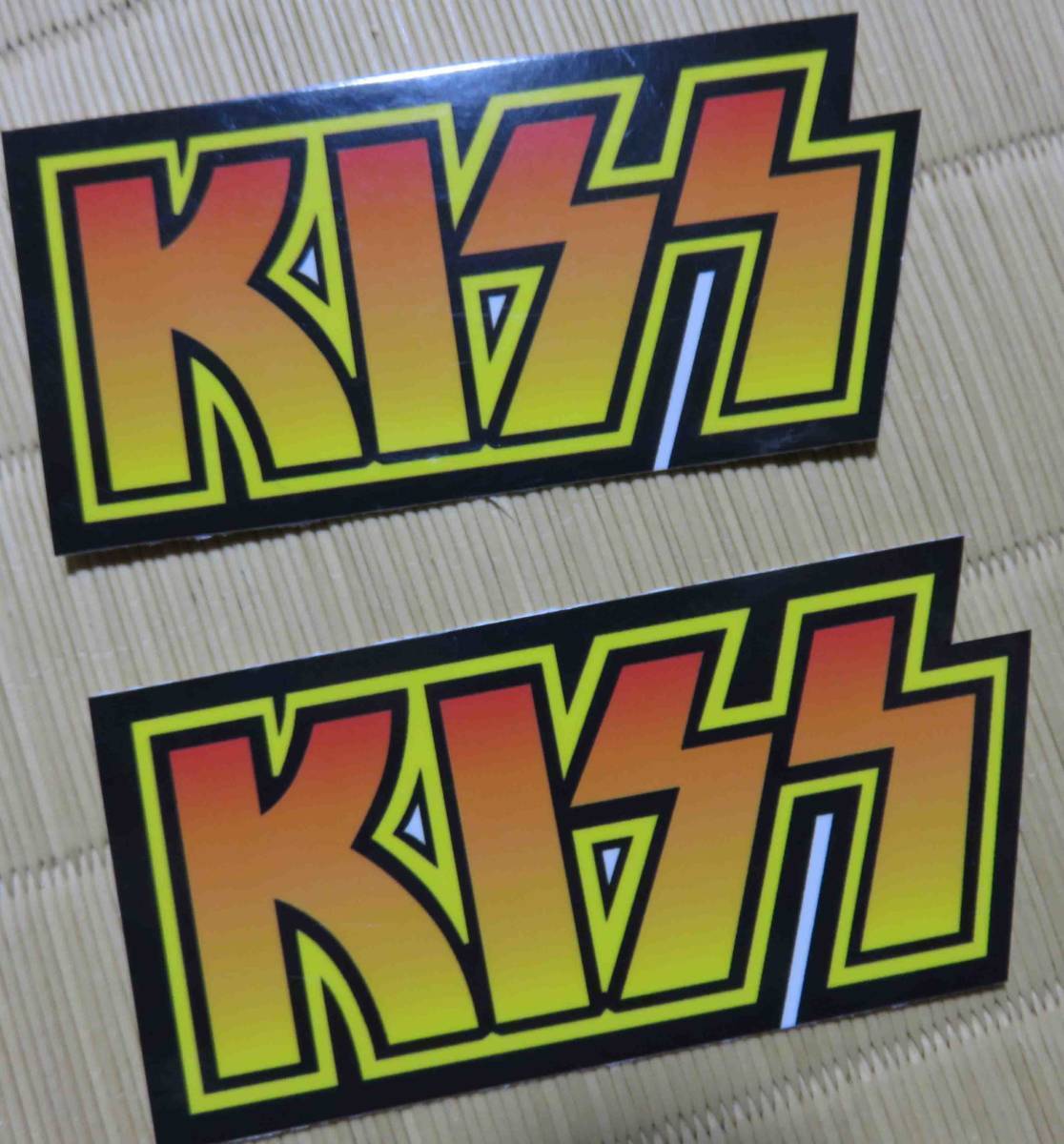 『２枚セット』■黄KS英語　英語ロゴ◆新品　キッス　KISS　アメリカ　ハードロック・バンド　ステッカー■激渋　DIY◆音楽　ミュージック_画像3