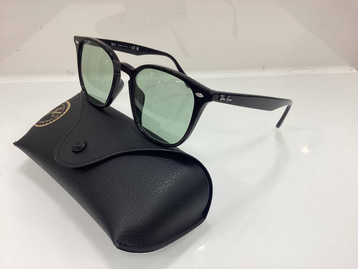 日本正規品RayBan レイバンサングラス RB4258F 601/2 アジアン　BLACK/LIGHT GREEN ケース黒　ルックスオティカジャパン正規品_画像2