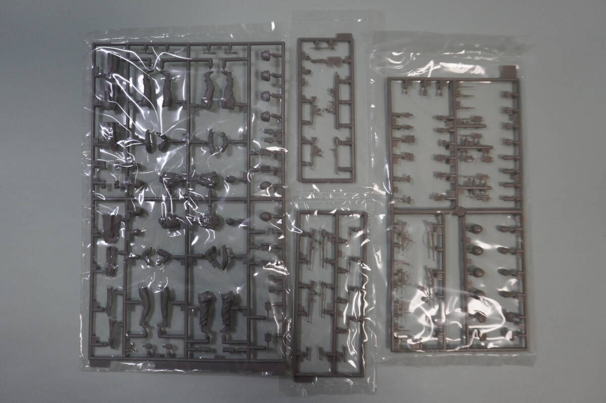  Dragon model z1/35 WWⅡ Germany no. 352 country ......& fixtures [ box less .]