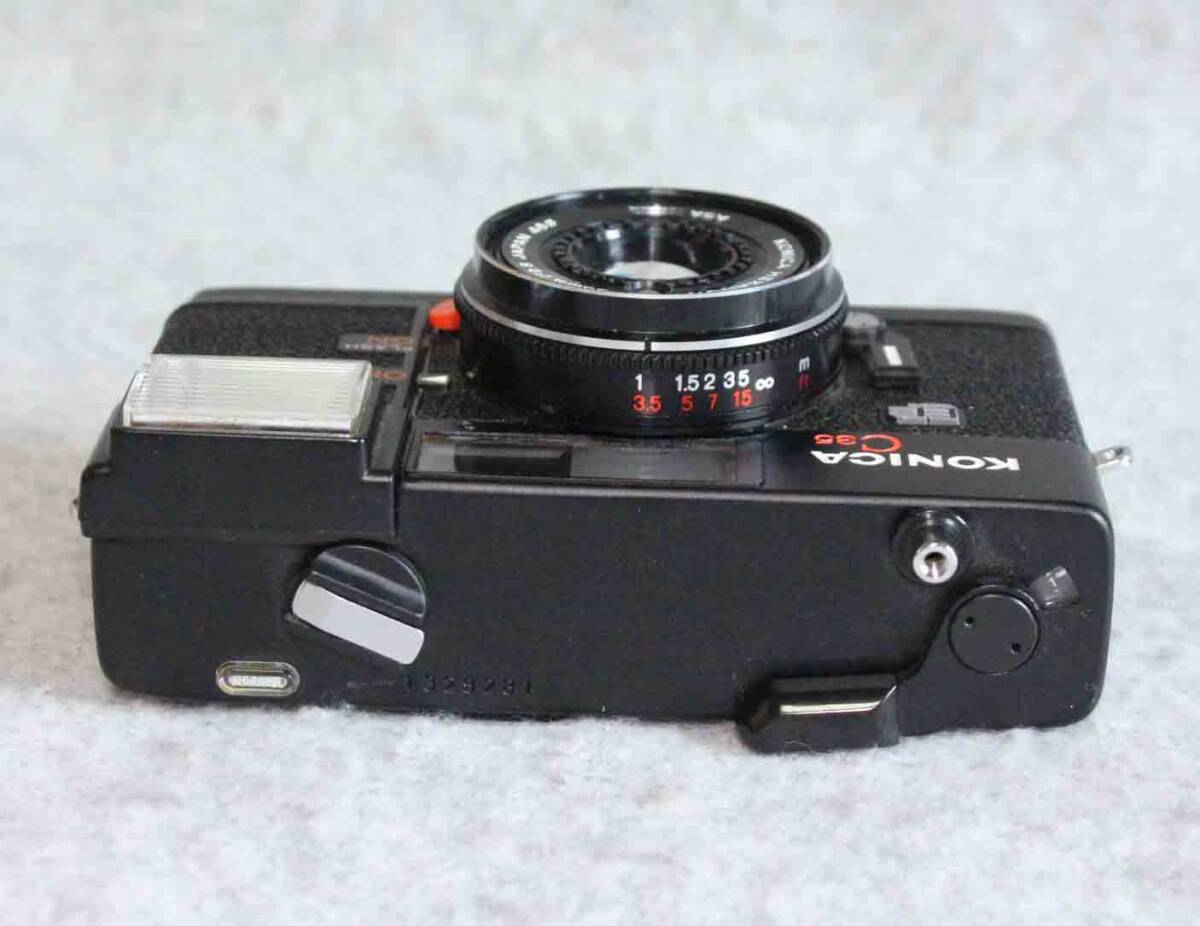 [is271]カメラ コニカ Konica C35 EF 38mm f2.8　フラッシュ発光 CAMERA _画像5