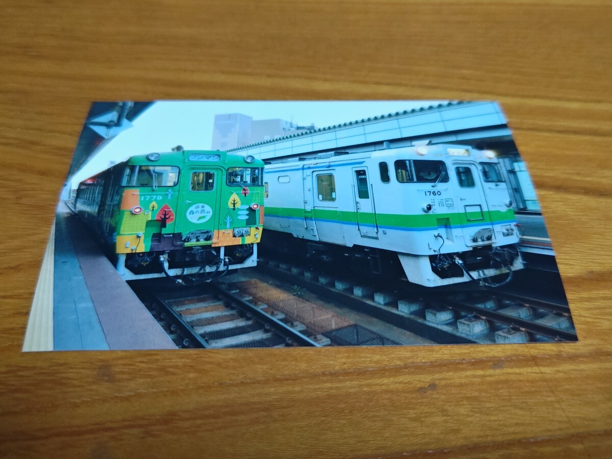 鉄道写真プリント Lサイズ キハ40 道東森の恵み 標準色 帯広駅_画像1