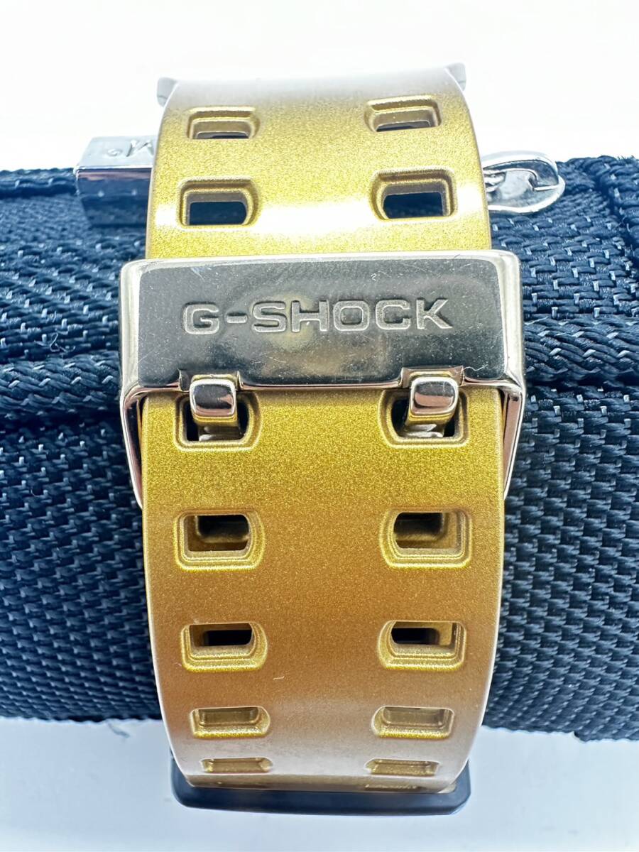 T3861 CASIO G-SHOCK GA-300GD 腕時計 カシオ ジーショック ゴールド_画像3