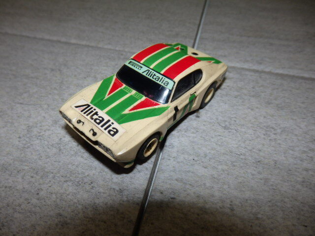 AFX HOスロットカー フォード カプリ Alitalia 仕様 MM2/6985の画像1