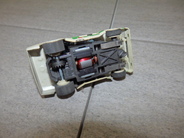 AFX HOスロットカー フォード カプリ Alitalia 仕様 MM2/6985の画像4