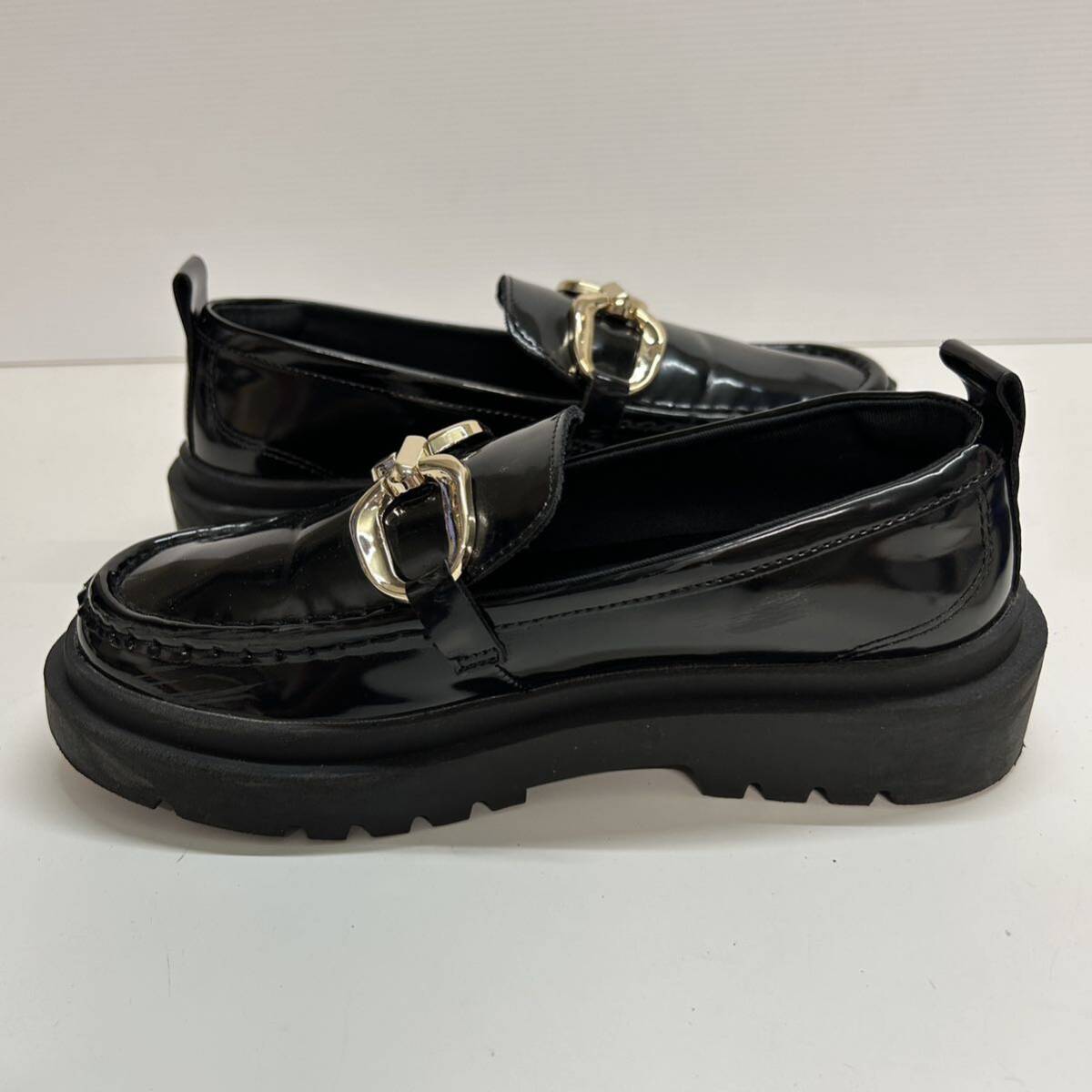 C267 ZARA Zara lady's thickness bottom shoes chain Loafer 35 approximately 22.5cm black enamel 