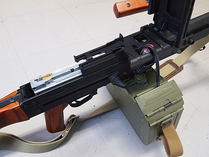 A&K 電動ガン PKM 機関銃 フルメタル 木製ストック スリング付属 マシンガンの画像5