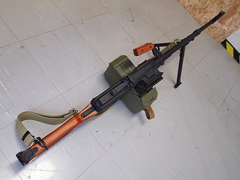 A&K 電動ガン PKM 機関銃 フルメタル 木製ストック スリング付属 マシンガンの画像8