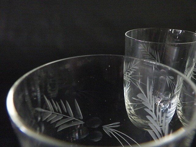 蔵出◆ 硝子器1 未使用 昭和中期 ガラスコップ 6客 箱付き ◆ 切子 擦り絵 アンティーク 骨董 古道具の画像8