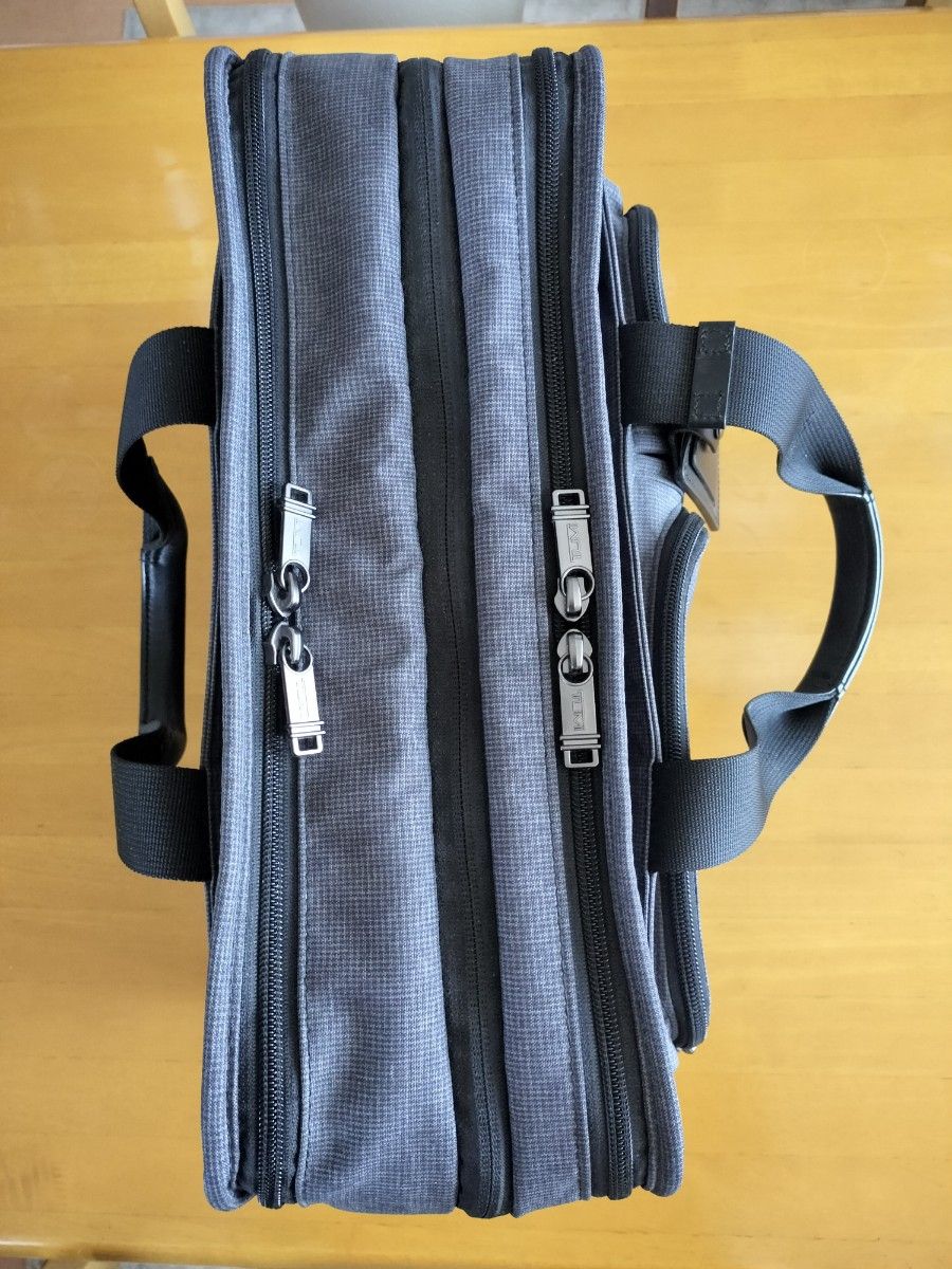 極美品 TUMI エキスパンダブルオーガナイザー ビジネスバッグ 極美品 TUMI エキスパンダブルオーガナイザー ビジネスバッグ