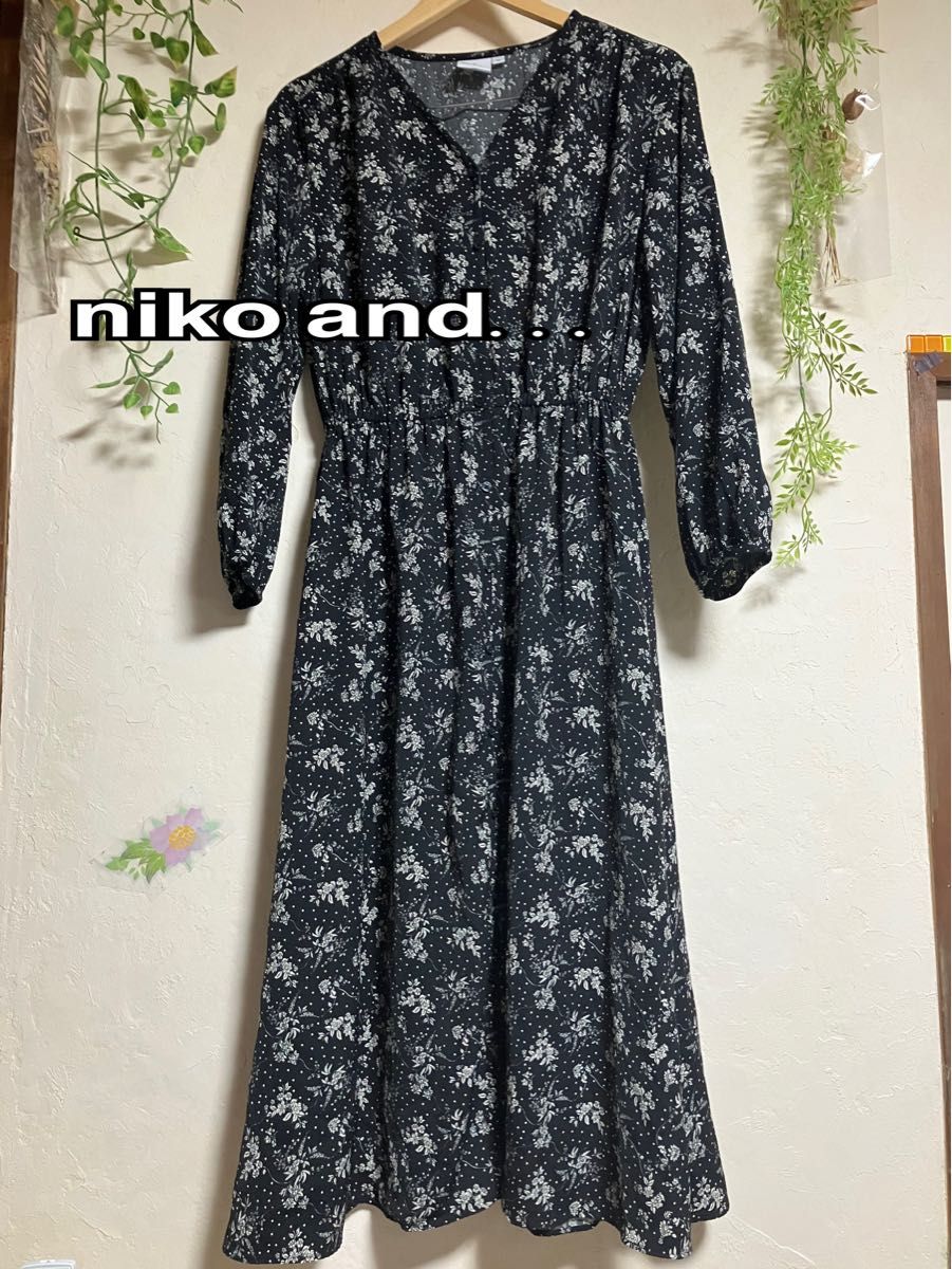 新品最新nikoand..ニコアンド小花柄マキシワンピース 美品 niko and 花柄ワンピース ロング丈 M 黒|Yahoo!フリマ(旧
