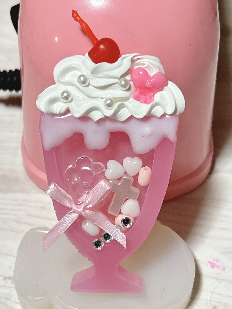 クリームソーダ ピンク レジン