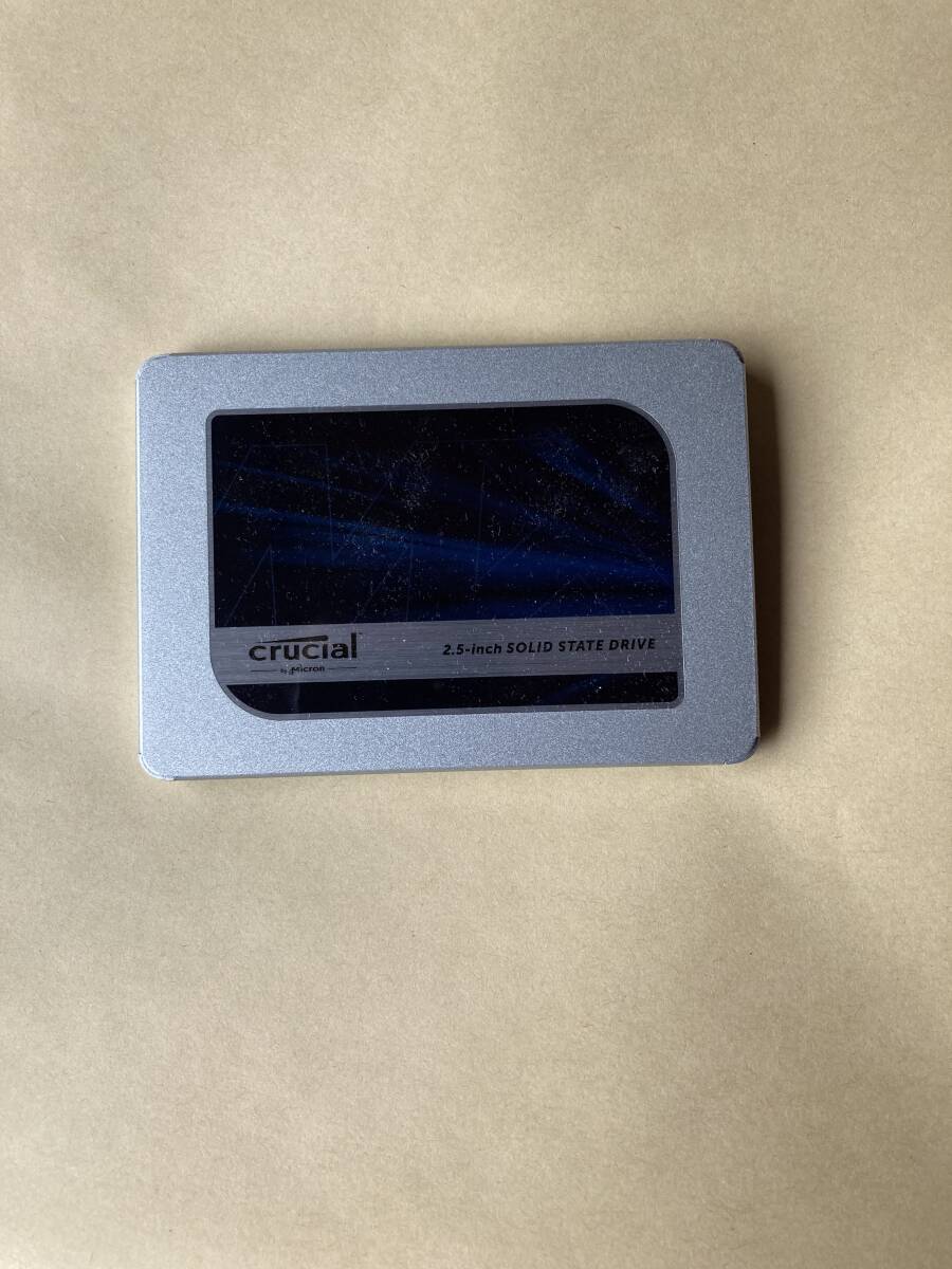 Crucial SSD MX500 1TB CT1000MX500SSD1の画像1
