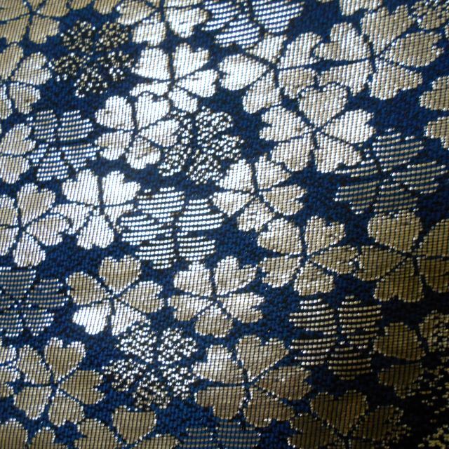 袋帯　振袖用　六通柄　正絹　豪華な織り刺繍　金糸銀糸　濃紺　花柄　美品_画像8