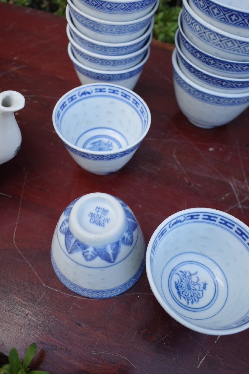 染付 茶器 Yahoo!オークション - 中国 景徳鎮製 染付蛍手 陶器の茶器 20点