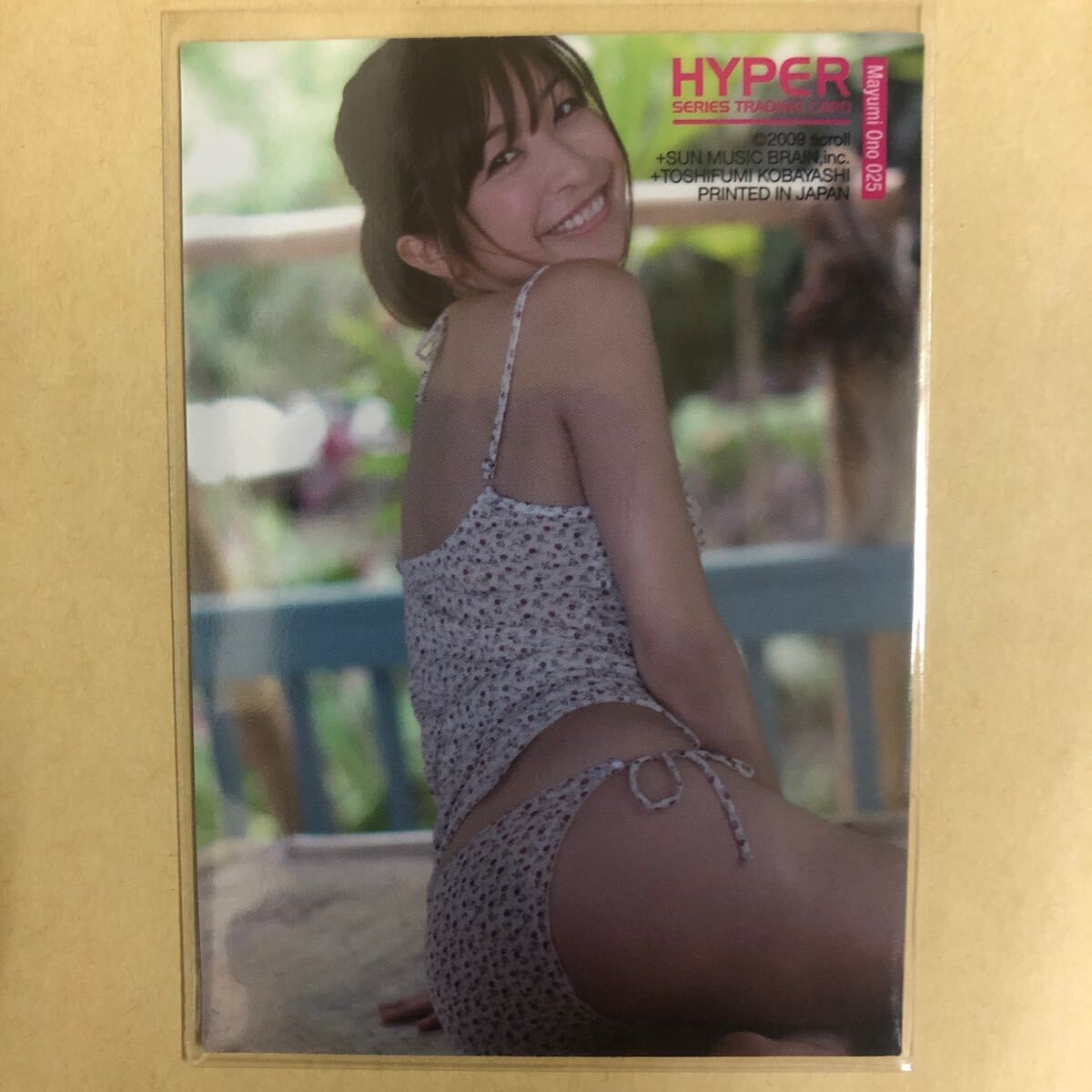 小野真弓 2009 HYPER トレカ アイドル グラビア カード 水着 ビキニ 025 タレント トレーディングカード_画像2
