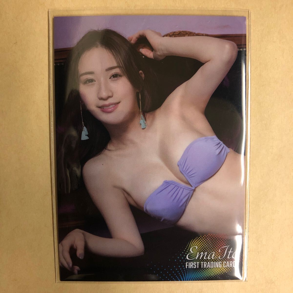 伊藤愛真 トレカ アイドル グラビア カード 水着 ビキニ RG35 タレント トレーディングカードの画像1