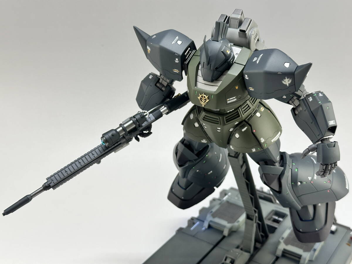 MG ゲルググ 塗装済み電飾完成品 各種武装、台座付きの画像6