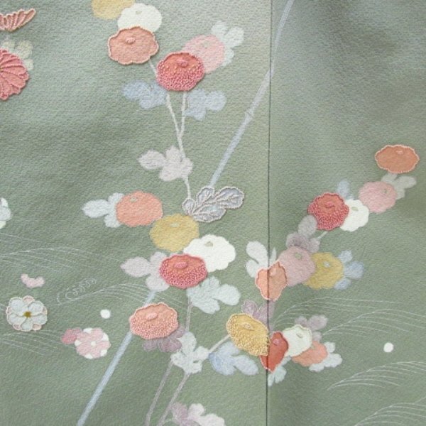 * kimono 10* 1 jpy silk visit wear . good embroidery . length 159cm.64cm [ including in a package possible ] ***